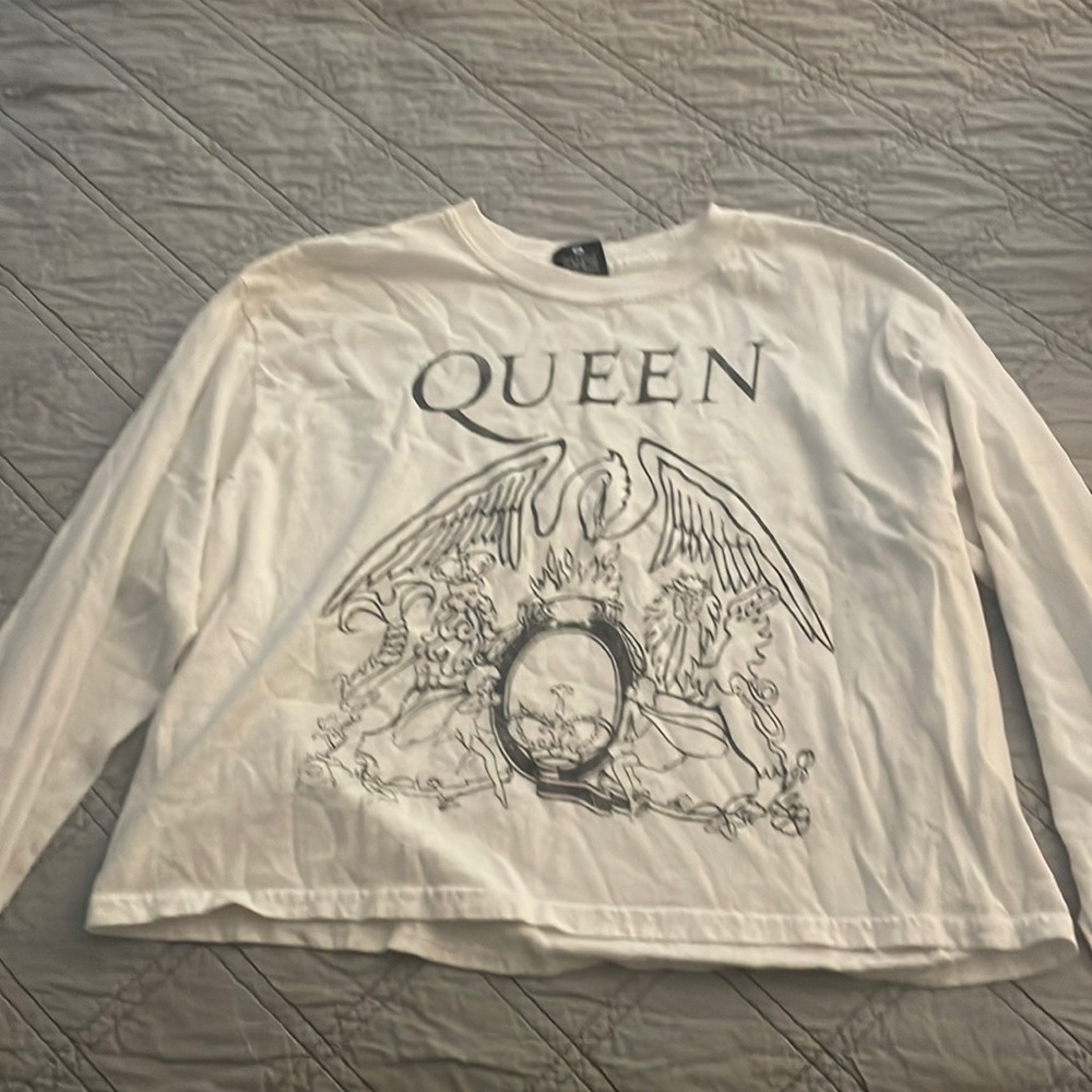 White Queen long sleeve crop tee